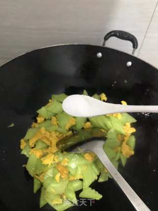 黄瓜炒鸡蛋的做法步骤：4