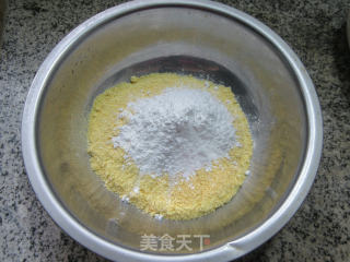 咸蛋黄馅玉米团的做法步骤：2