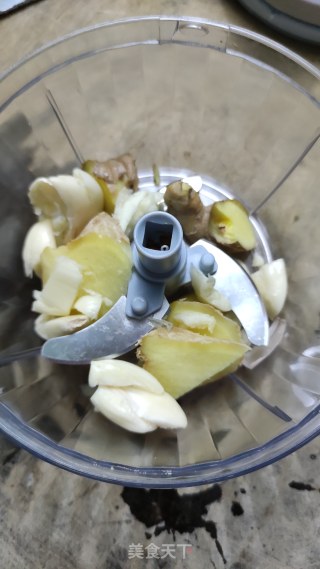 剁椒蒸鱼腩的做法步骤：2