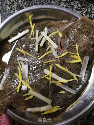肉末多宝鱼的做法步骤：2