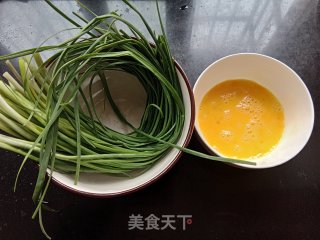 野蒜炒鸡蛋的做法步骤：1