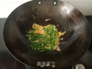 野蒜炒鸡蛋的做法步骤：3