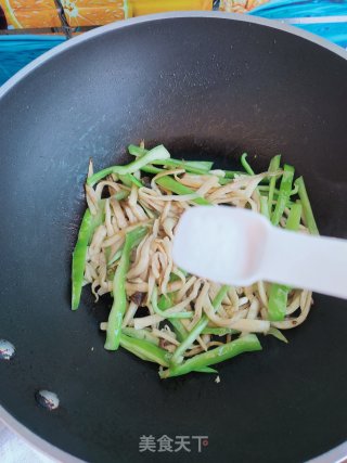 手撕杏鲍菇的做法步骤：8