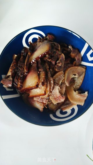野蒜炒腊肉的做法步骤：2