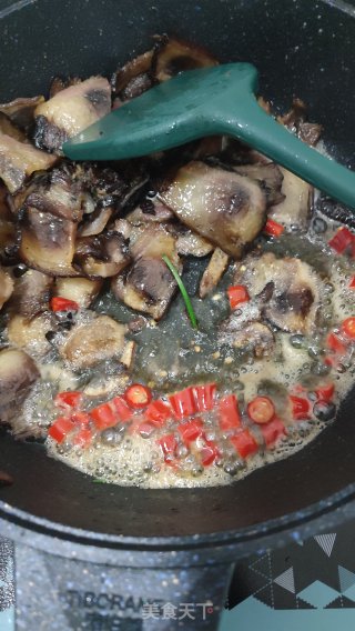 野蒜炒腊肉的做法步骤：5
