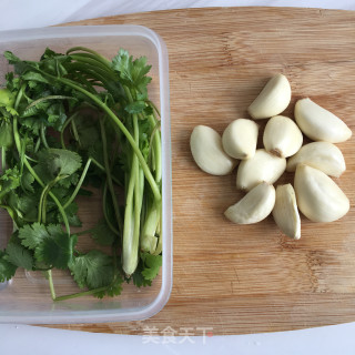 大蒜胡椒牛肉粒的做法步骤：2