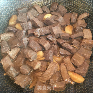 大蒜胡椒牛肉粒的做法步骤：5
