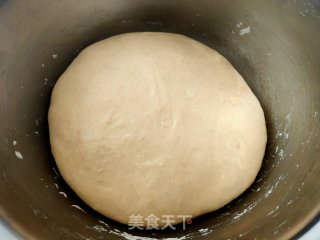 豆沙卷面包的做法步骤：6