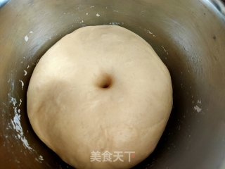 豆沙卷面包的做法步骤：7