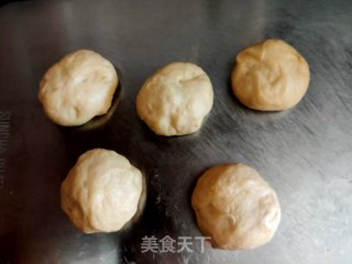 豆沙卷面包的做法步骤：9