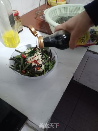 凉拌蕨菜的做法步骤：9