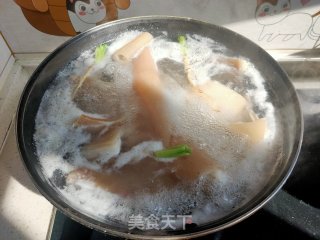 肉皮冻的做法步骤：2