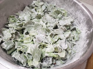 蒸莴笋叶的做法步骤：4