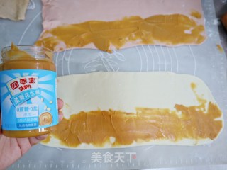 双色花生酱小花卷❗️松软咸香孩子最爱的做法步骤：5