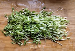 松柳苗鸡蛋饼的做法步骤：2