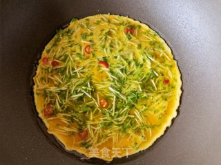 松柳苗鸡蛋饼的做法步骤：9