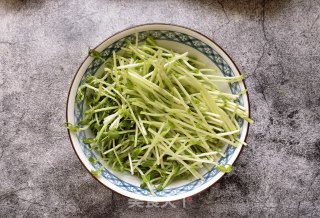 松柳苗炒鸡蛋的做法步骤：4