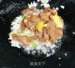 芦笋炒肉的做法步骤：5