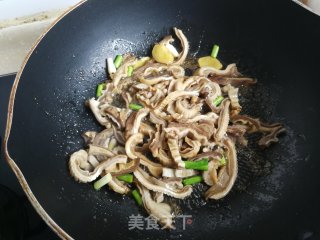 肚片炒甜豆角的做法步骤：6