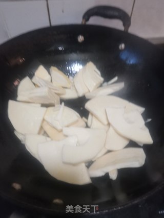 油焖春笋的做法步骤：3