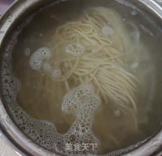 西红柿青菜鸡蛋面的做法步骤：4