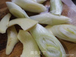 鲫鱼冬瓜汤的做法步骤：2