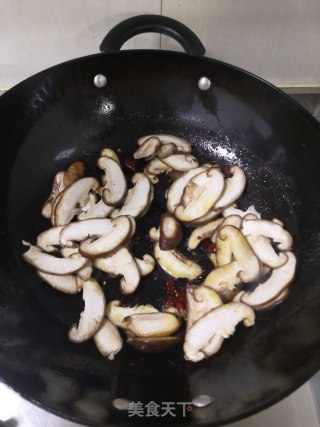 香菇菠菜的做法步骤：4