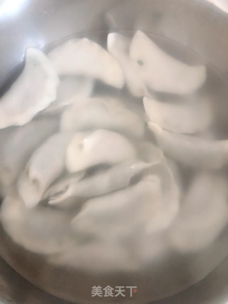 韭菜猪肉饺子的做法步骤：6