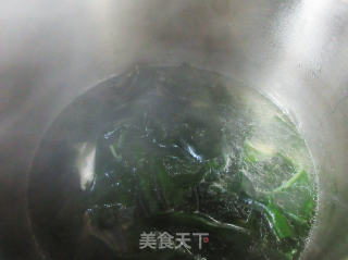 裙带菜肉骨汤的做法步骤：11