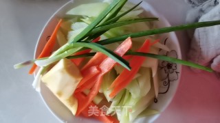 莴笋炒肉片的做法步骤：2