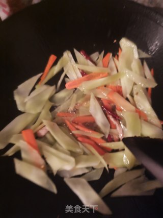 莴笋炒肉片的做法步骤：3