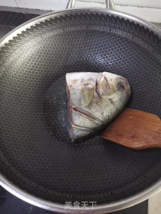 清蒸海昌鱼????头的做法步骤：2