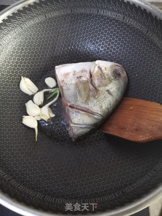 清蒸海昌鱼????头的做法步骤：3