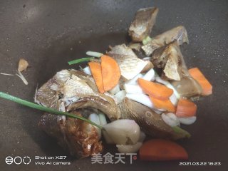 芹菜烧咸鱼的做法步骤：4