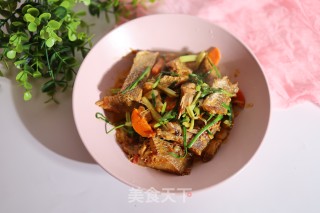 芹菜烧咸鱼的做法步骤：8