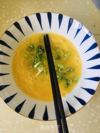 西红柿炒鸡蛋的做法步骤：3
