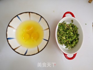 春季一口鲜～香椿炒鸡蛋的做法步骤：3