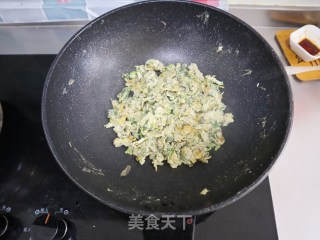 春季一口鲜～香椿炒鸡蛋的做法步骤：5