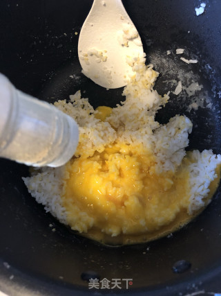 鸡蛋杂蔬焗饭的做法步骤：2