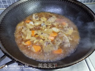 土豆焖鸡肉的做法步骤：4