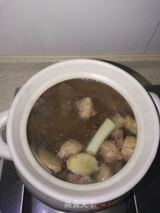 白萝卜牛肉汤的做法步骤：3