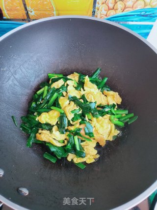 春韭菜炒鸡蛋的做法步骤：7