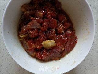 山药海裙带炖牛肉的做法步骤：1