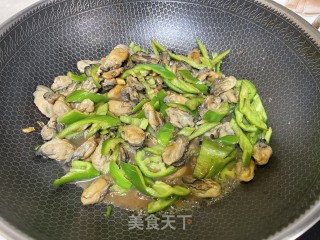 蚝干炒辣椒的做法步骤：8