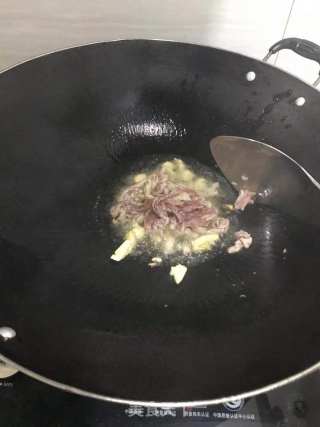 辣炒豆干肉丝的做法步骤：2