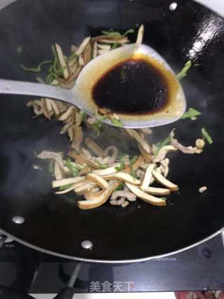 辣炒豆干肉丝的做法步骤：5