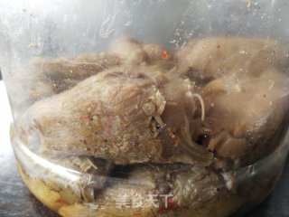 腌大头菜炒五花肉的做法步骤：1