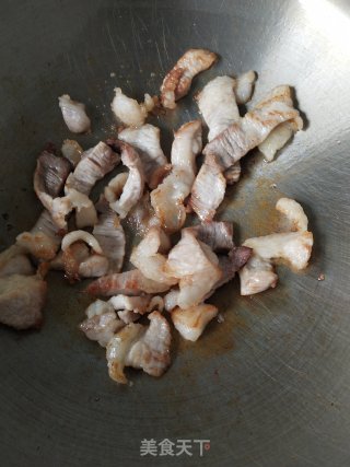 腌大头菜炒五花肉的做法步骤：5