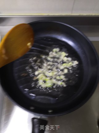 蒜蓉粉丝蒸娃娃菜的做法步骤：5