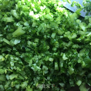 油泼芹菜鲜肉水饺的做法步骤：4